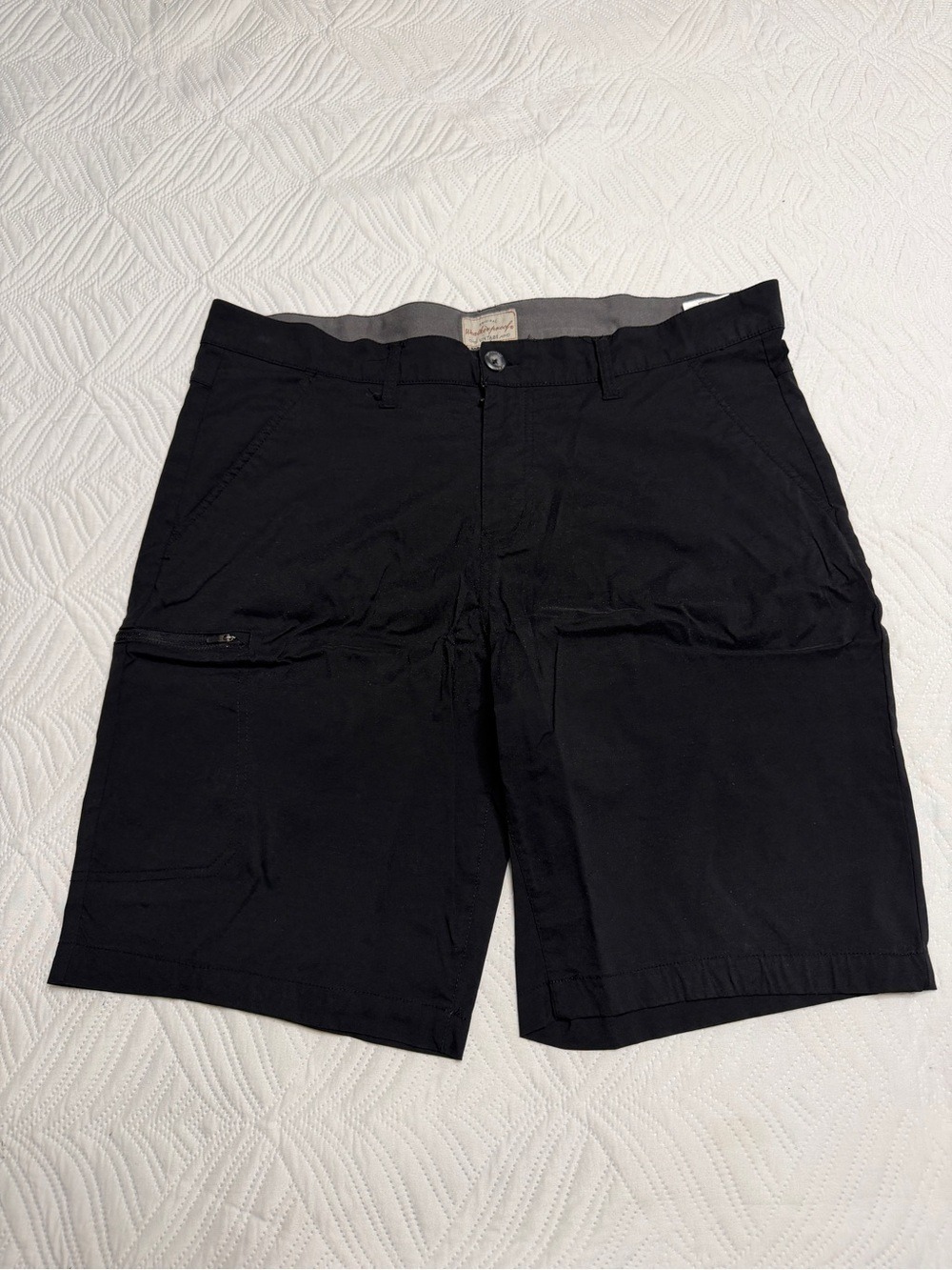Weatherproof Vintage Men's Black Stretch Utility Shorts. Size 36